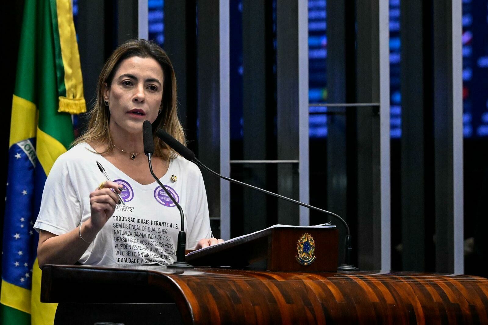 Imagem de compartilhamento para o artigo Senado aprova projeto relatado por Soraya Thronicke que equipara misoginia ao crime de racismo da MS Todo dia